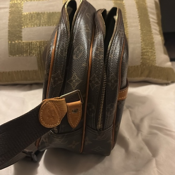 Louis Vuitton Monogram Reporter PM Bag - Picture 5 of 7